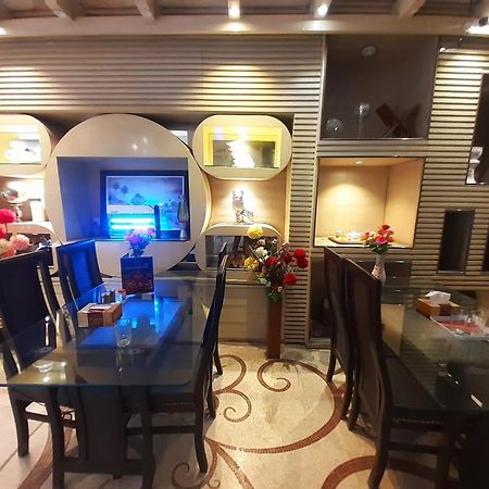 Gulberg Continental Hotel ラホール エクステリア 写真