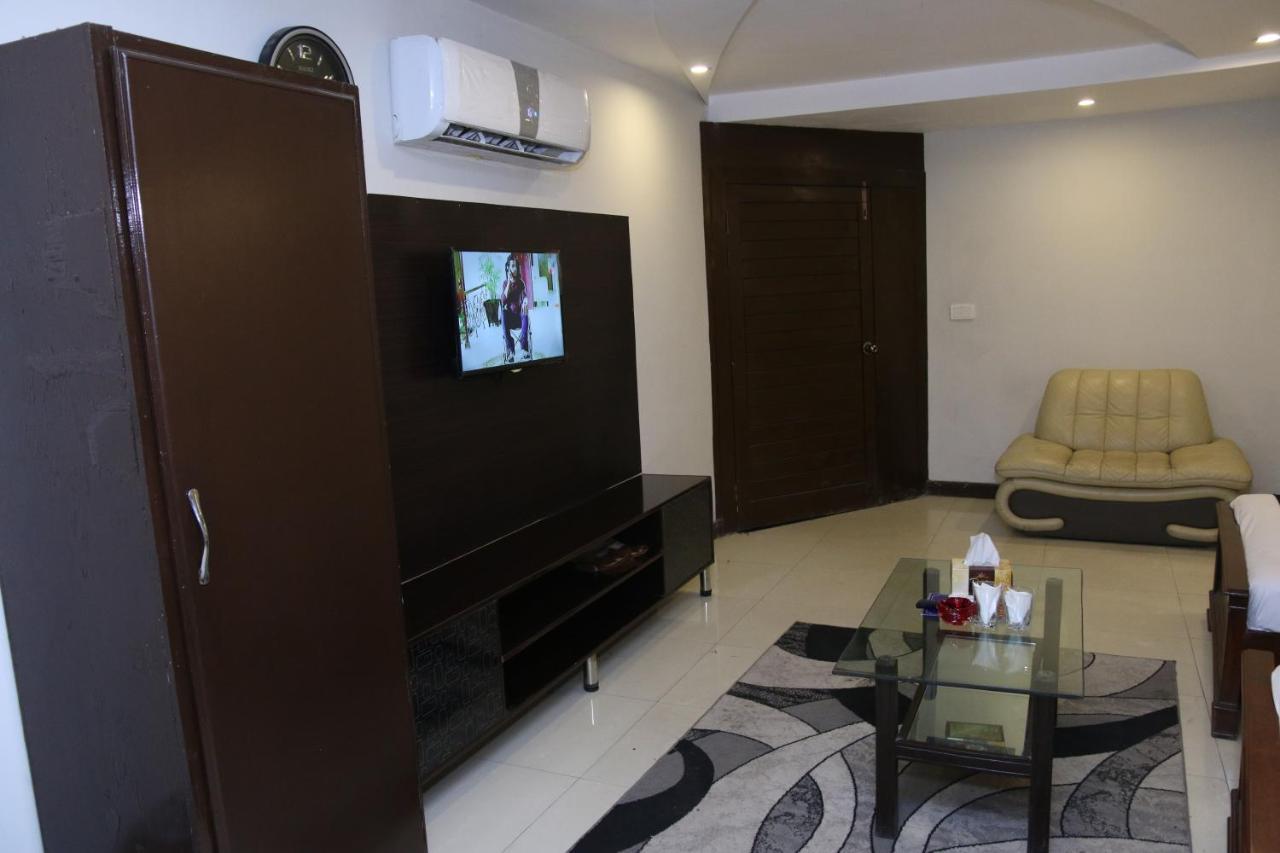 Gulberg Continental Hotel ラホール エクステリア 写真