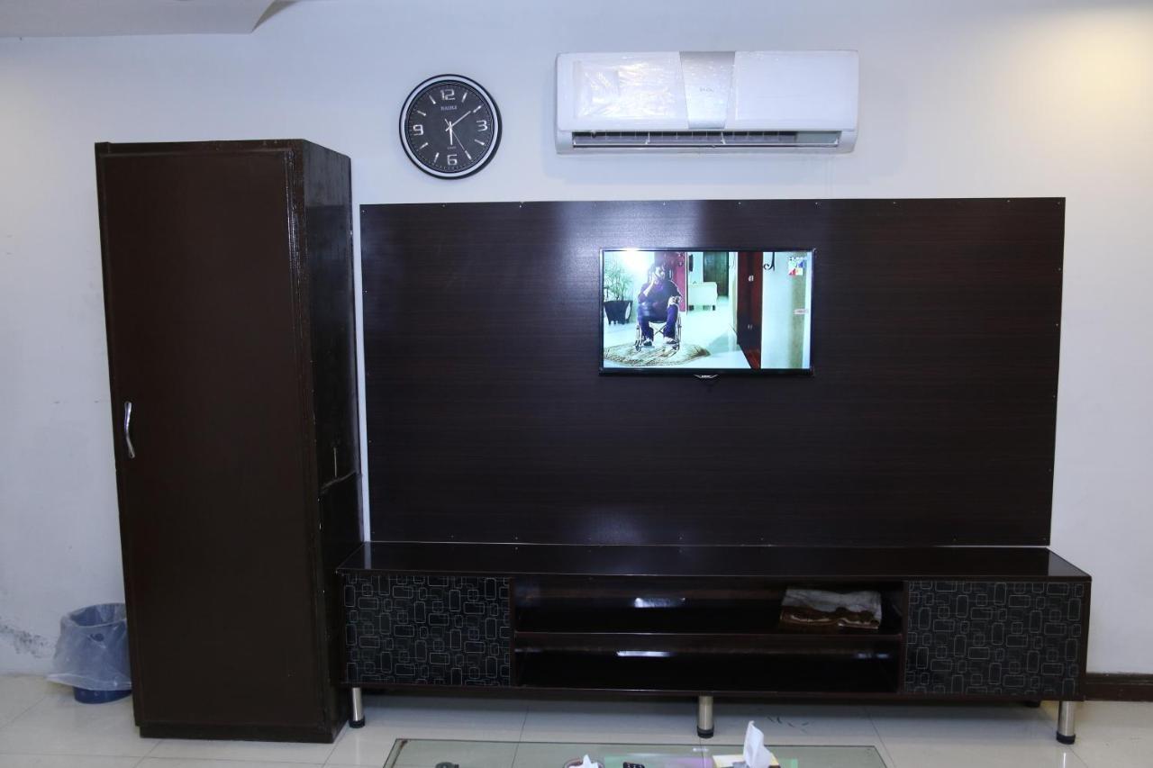Gulberg Continental Hotel ラホール エクステリア 写真