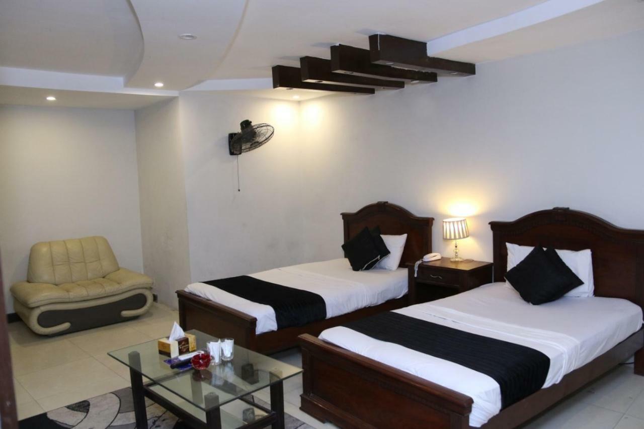 Gulberg Continental Hotel ラホール エクステリア 写真