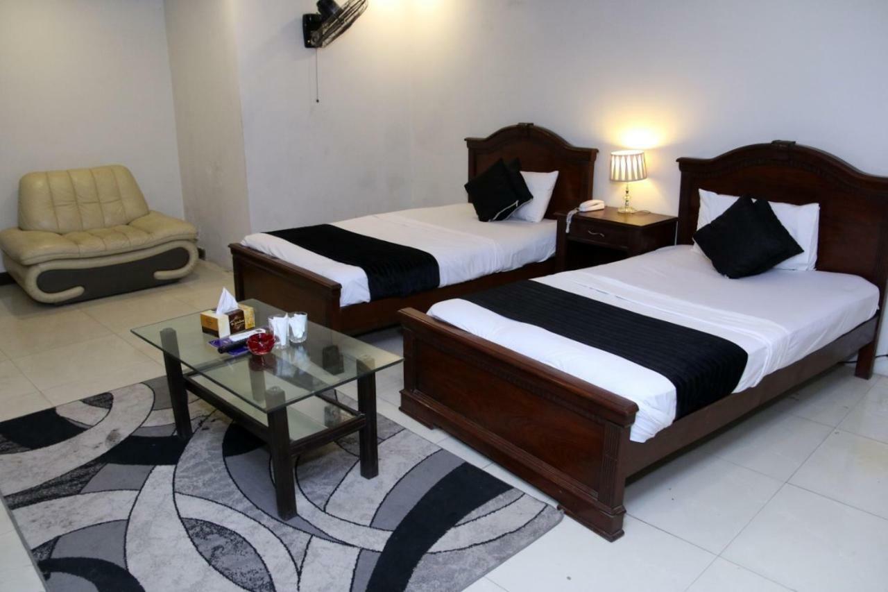 Gulberg Continental Hotel ラホール エクステリア 写真
