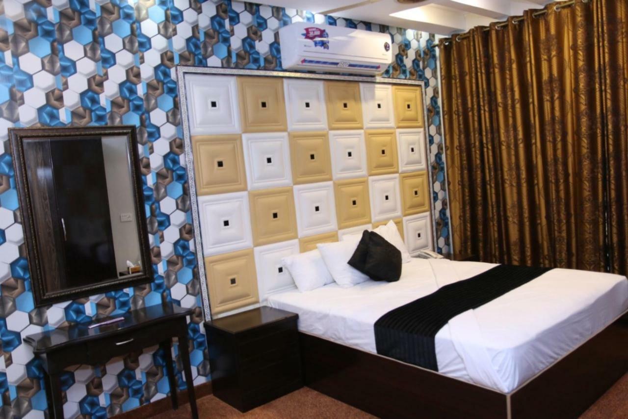 Gulberg Continental Hotel ラホール エクステリア 写真