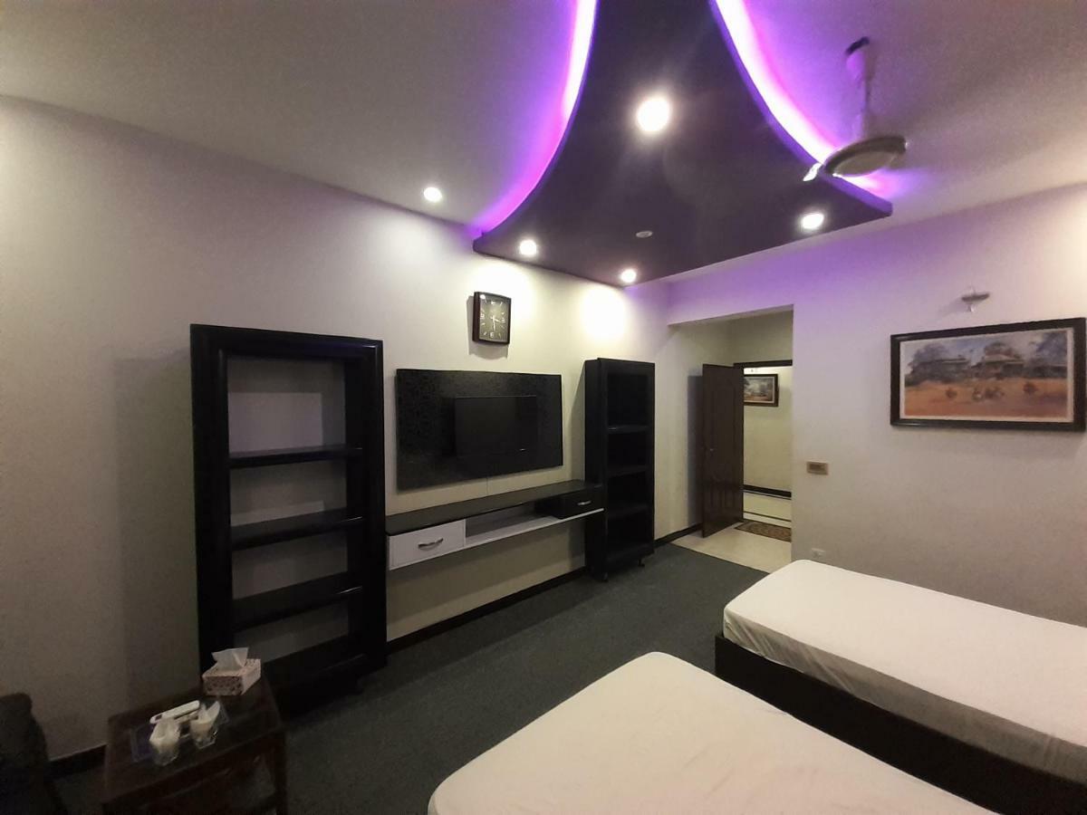 Gulberg Continental Hotel ラホール エクステリア 写真