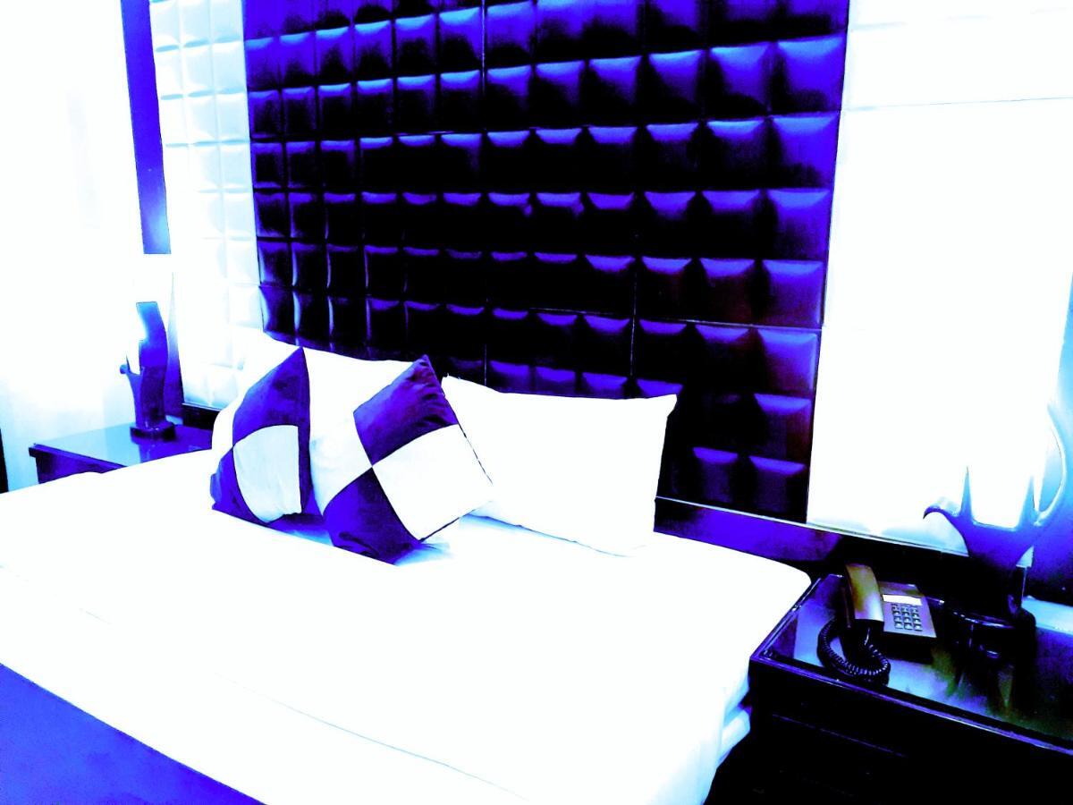 Gulberg Continental Hotel ラホール エクステリア 写真